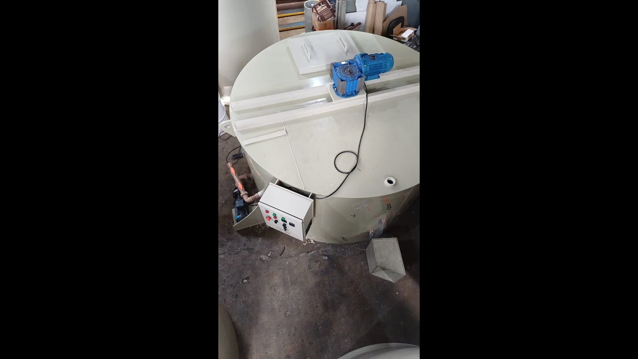 Tanque de mistura para ARLA 32 com agitador, bomba e painel